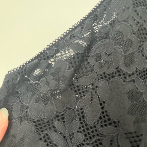 Aritzia Babaton Reel Bodysuit Black Lace - Picture 4 of 8